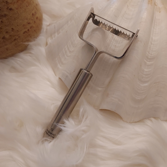 Kuhn Rikon Julienne Peeler. - Picture 3 of 6